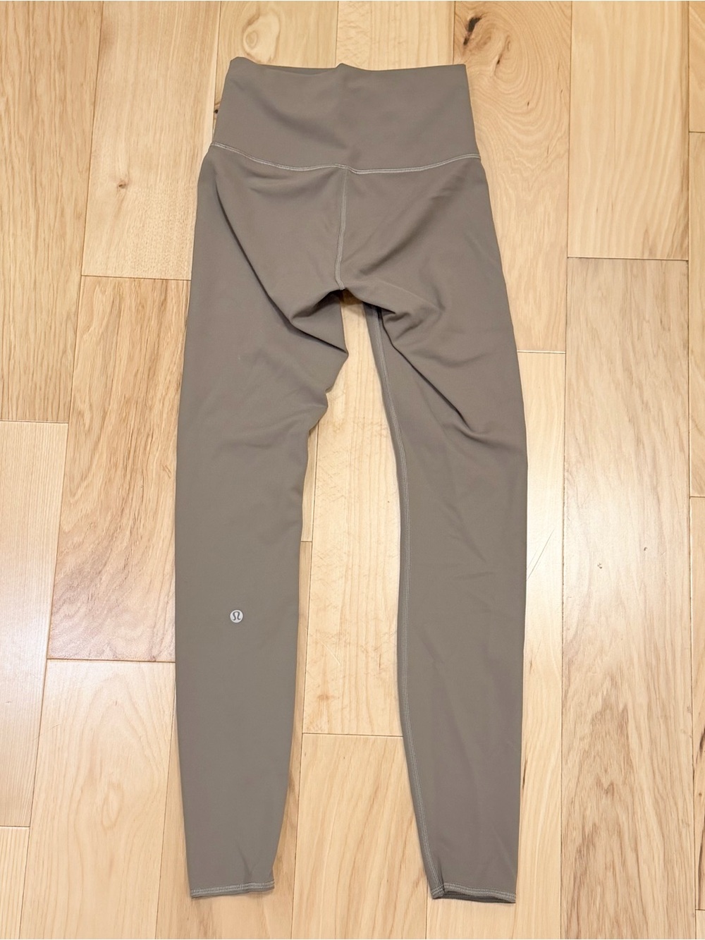 LIKE NEW Lululemon Women’s Wunder Train High-Rise Tight 28"